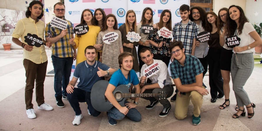 Un an gratuit de studiu într-un liceu american, accesibil și adolescenților maramureșeni