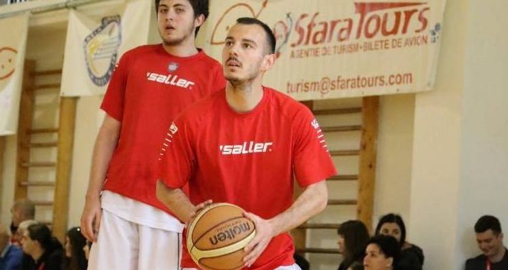 Un sighetean joacă și fotbal și baschet  – concomitent – la nivel profesionist