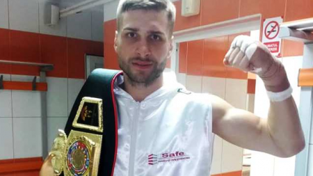 Kickboxerul Andrei Ostrovanu, de la Ayo Gyma Baia Mare, și-a adjudecat centura la 71 kg prin victorie cu KO în prima repriză (GALERIE FOTO)