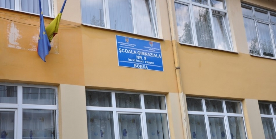 Părinți însoțiti de copii au venit cu jalba-n proțap la Inspectoratul Școlar