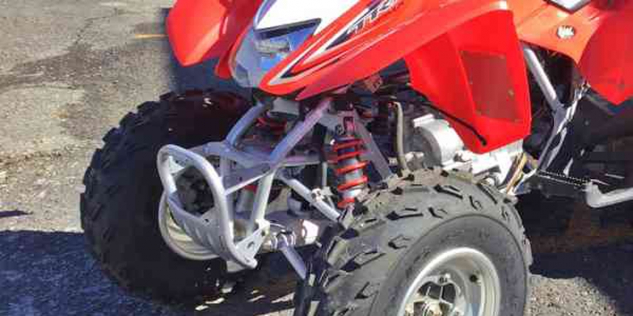 Beat, fără permis, a intrat în gard cu un ATV neînmatriculat