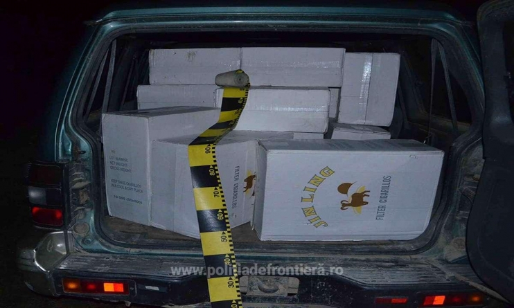 Urmărire cu împușcături – un contrabandist a sărit din mașină din mers