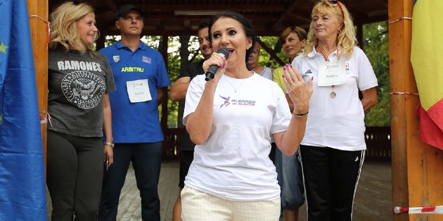 De ziua sa, ministrul Sorina Pintea a ajutat la crosul caritabil ”Aleargă și ajută” (GALERIE FOTO)