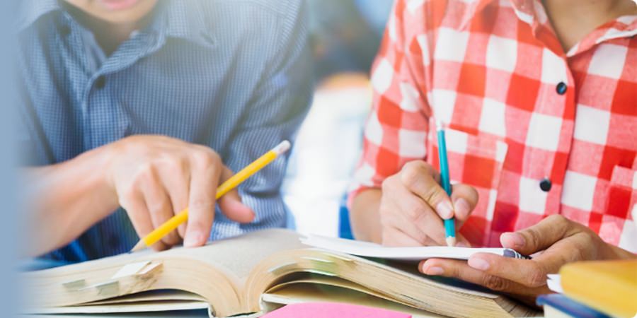La Biblioteca Județeană se fac gratuit cursuri de limbi străine și pregătiri pentru examene