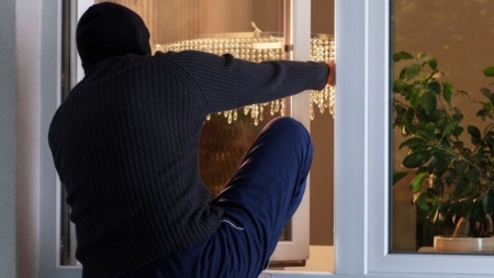 Polițiștii atrag atenția: Hoții nu sunt în vacanță!