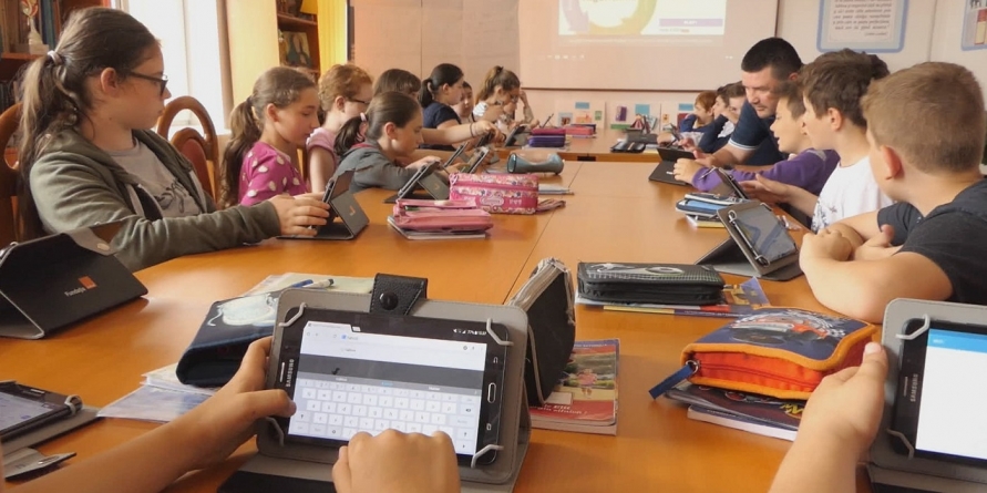 Laborator digital la Școala Gimnazială din Recea, câștigat prin concurs