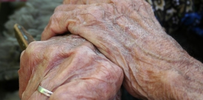 Alertă maximă în Maramureș: O femeie în vârstă de 77 de ani din Poienile de sub Munte a fost atacată în propria locuință. Un necunoscut a încercat să o violeze