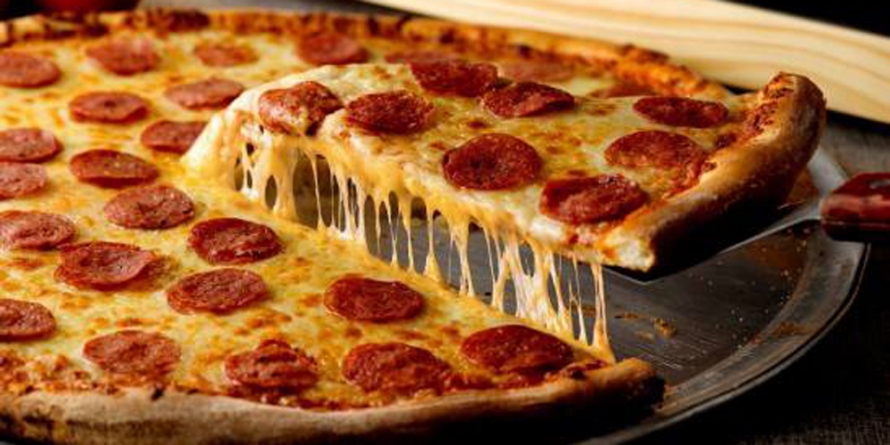 Concurs de mâncat pizza