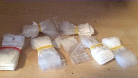 Au fost arestate patru persoane care vindeau produse psihoactive în Baia Mare