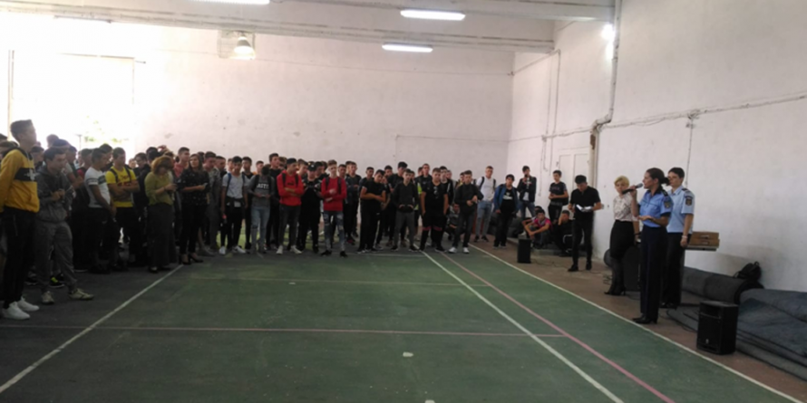 „Faceți-vă prieteni în lumea reală și aveți grijă de ei!” – e sfatul polițiștilor maramureșeni pentru tineri