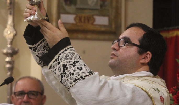 Preot arestat pentru furt de obiecte de artă din propria parohie