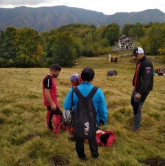 Drumeție de coșmar: o turistă și-a pierdut conștiența și s-a rănit la o mână și la un picior