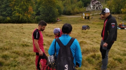 Drumeție de coșmar: o turistă și-a pierdut conștiența și s-a rănit la o mână și la un picior