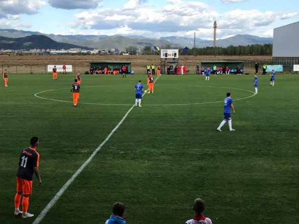 Recea culege trei puncte pe teren propriu