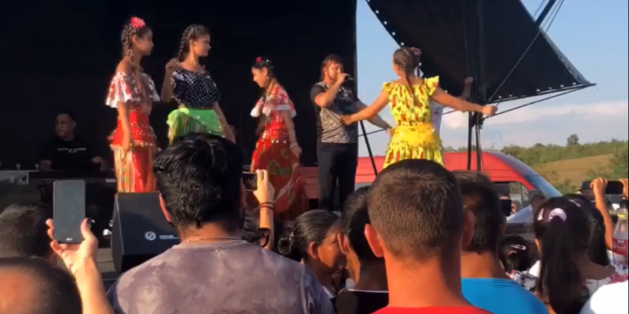 Festivalul interetnic Ziua Frăției de la Finteușu Mic a adunat 1.000 de participanți