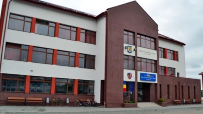 În toate instituțiilor publice din comuna Fărcașa vor fi distribuite măști sanitare și dezinfectant