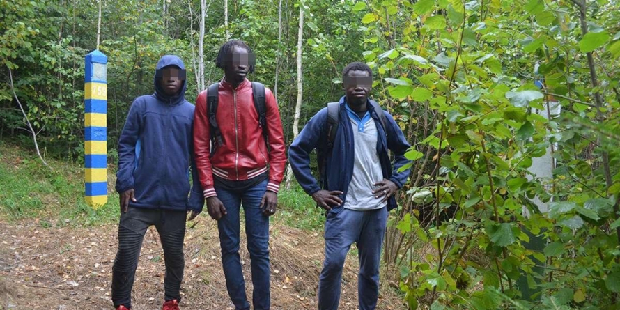 Veneau din Coasta de Fildeş și Guineea, au fost opriți în România și trimiși în Ucraina