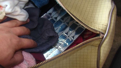 După ce au cotrobăit prin bagajele unor doamne, au dat amenzi de 10.000 de lei