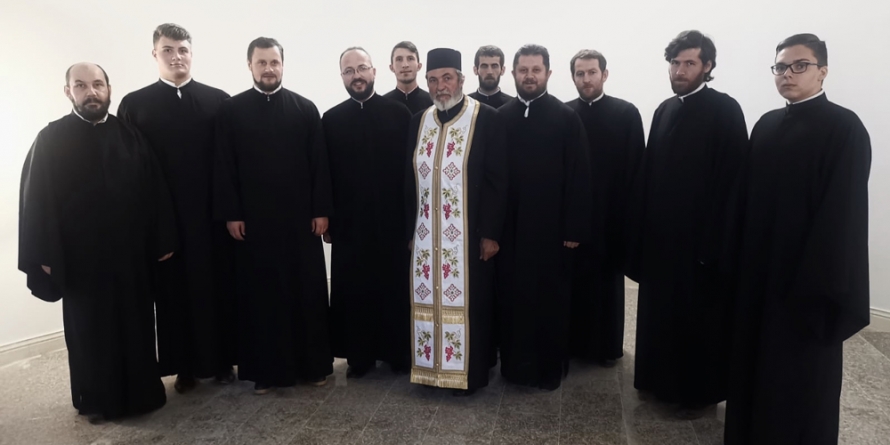 Grupul psaltic al Episcopiei în pelerinaj în Neamț