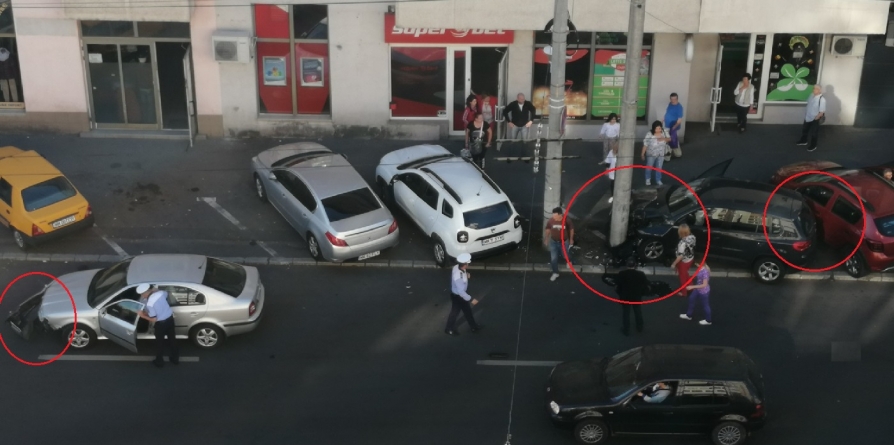 Ceasul rău și stâlpul bun (GALERIE FOTO)