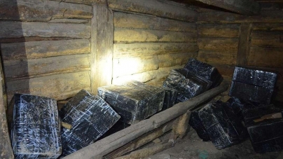 Mii de pachete cu ţigări de contrabandă au fost ”anexate” dintr-o anexă din Valea Chioarului