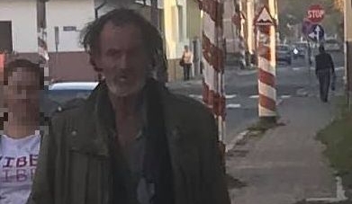 Luat în colimator de polițiști după ce a amenințat o femeie care se plimba cu fetița