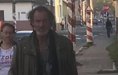 Luat în colimator de polițiști după ce a amenințat o femeie care se plimba cu fetița