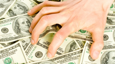 Dorea să muncească în SUA, dar a rămas și fără slujbă și fără 1.600 de dolari