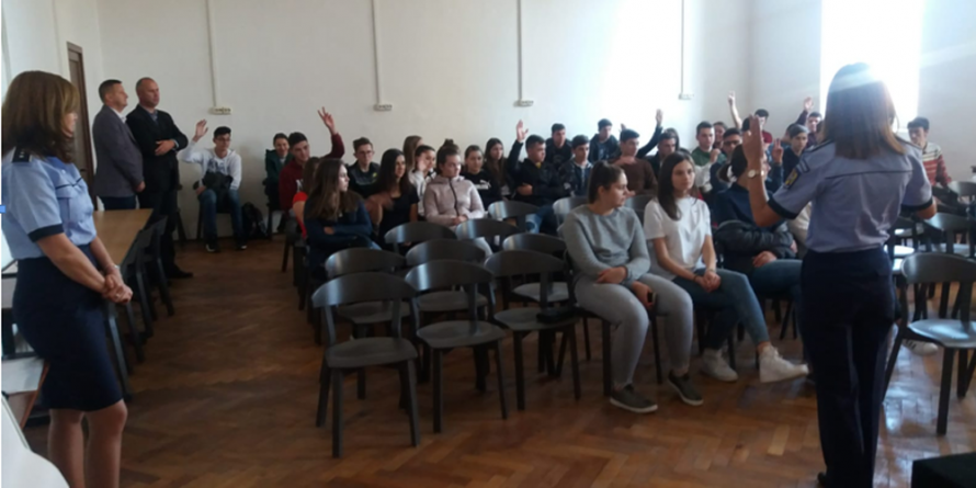 Sfaturi pentru a nu ajunge de la bal (al bobocilor) la spital