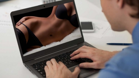 A dorit relații sexuale contra cost și a primit o… tâlhărire