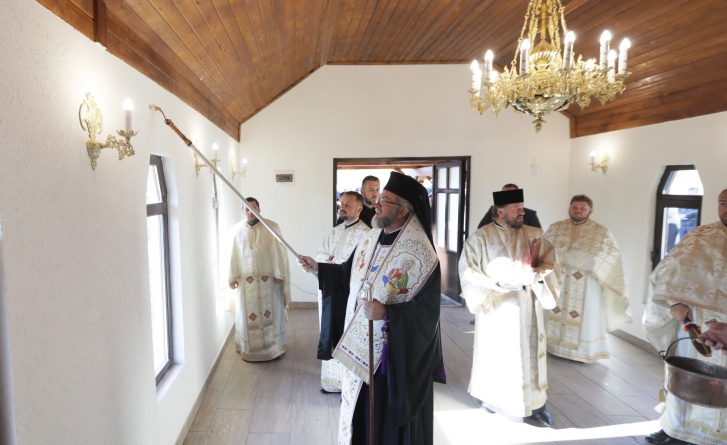Episcopul Iustin: ”Uneori ne lasă Dumnezeu să greşim ca să vedem cât e de rău când e rău” (GALERIE FOTO)