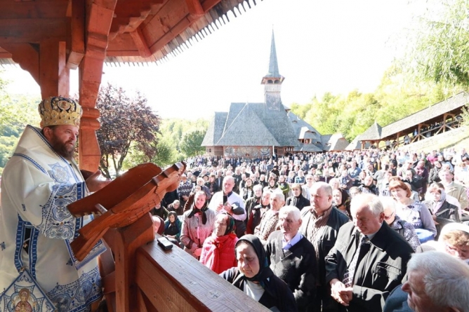 Hram la Mănăstirea Rohiița (GALERIE FOTO)