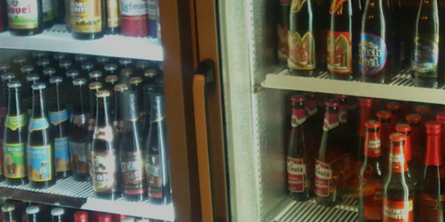 Au furat – de sete – 10 sticle cu bere și acum înghit în sec