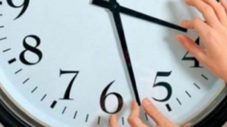 Până va veni iarna, în această noapte vine ora de iarnă