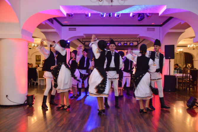 Seară maramureșeană la Târgul de Turism al României (GALERIE FOTO)