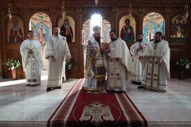 Arhiereul vicar Timotei: ”Noi nu avem aici, pe pământ, cetatea stătătoare” (GALERIE FOTO)