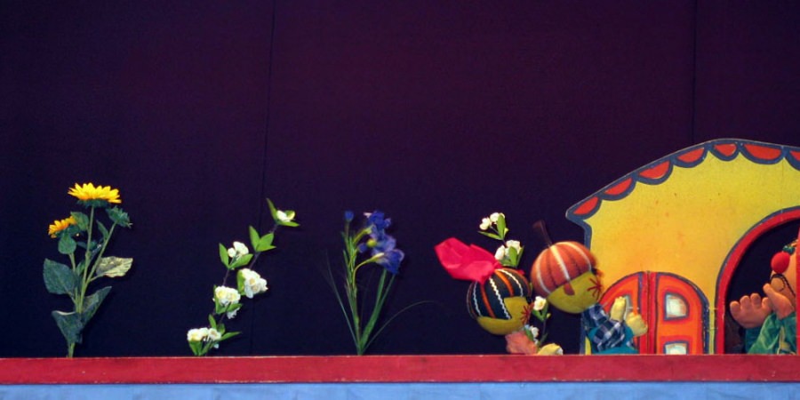 Poftiți la teatru!