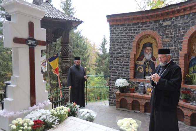 Episcopul Iustin, în popas duhovnicesc la Mănăstirea Rohia (GALERIE FOTO)