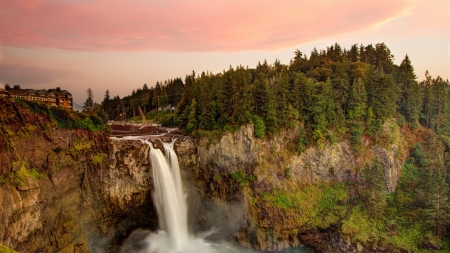 Cascadele care apar în ”Twin Peaks”, cumpărate de un trib