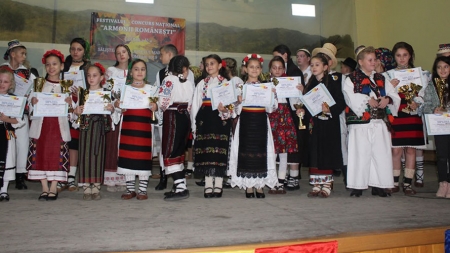 Maramureșeni premiați la Festivalul-concurs național „Armonii românești”