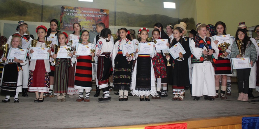 Maramureșeni premiați la Festivalul-concurs național „Armonii românești”