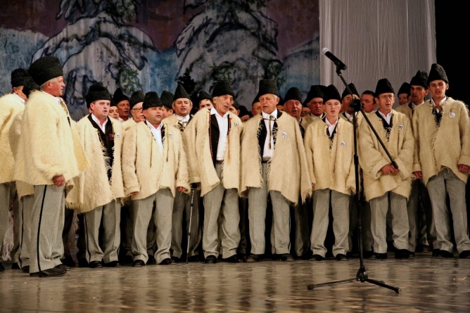 Concert cu artiști unul și unul de 1 Decembrie la Sala Sporturilor din Baia Mare