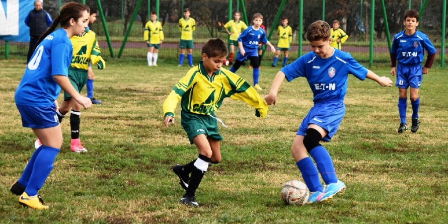 A început Cupa Satelor la minifotbal