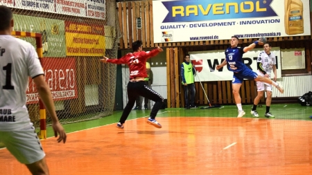 Minaur coboară de pe podium, după ce handbaliștii s-au bătut singuri