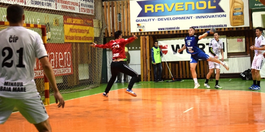 Minaur coboară de pe podium, după ce handbaliștii s-au bătut singuri