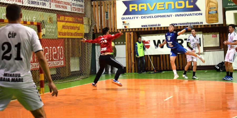Minaur coboară de pe podium, după ce handbaliștii s-au bătut singuri