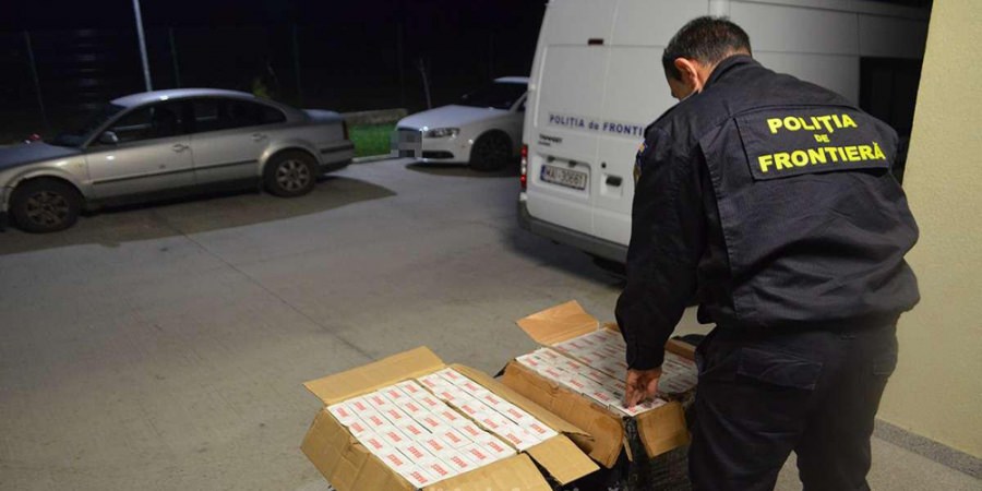 Țigări de contrabandă abandonate în zona frontierei