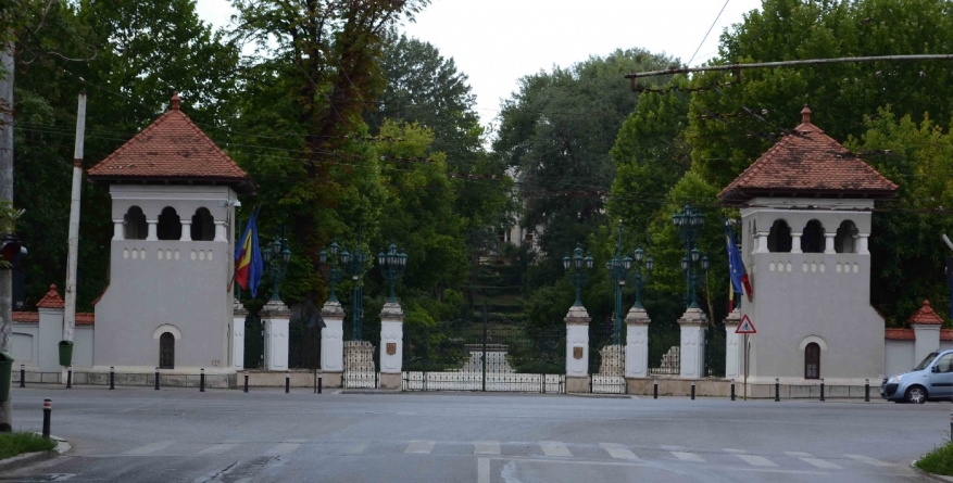 Alegeri fără urne transparente și, evident, fără băutură în spațiul de protecție al secției de votare