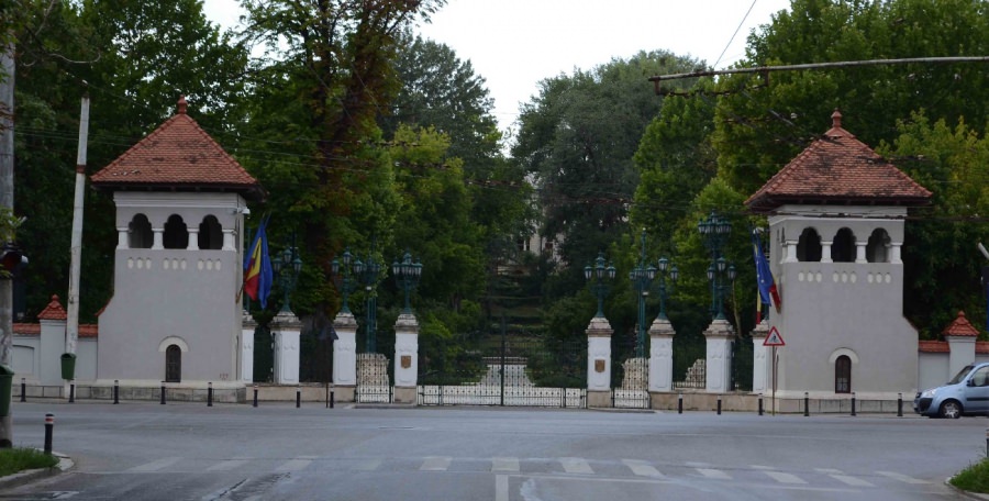 Alegeri fără urne transparente și, evident, fără băutură în spațiul de protecție al secției de votare