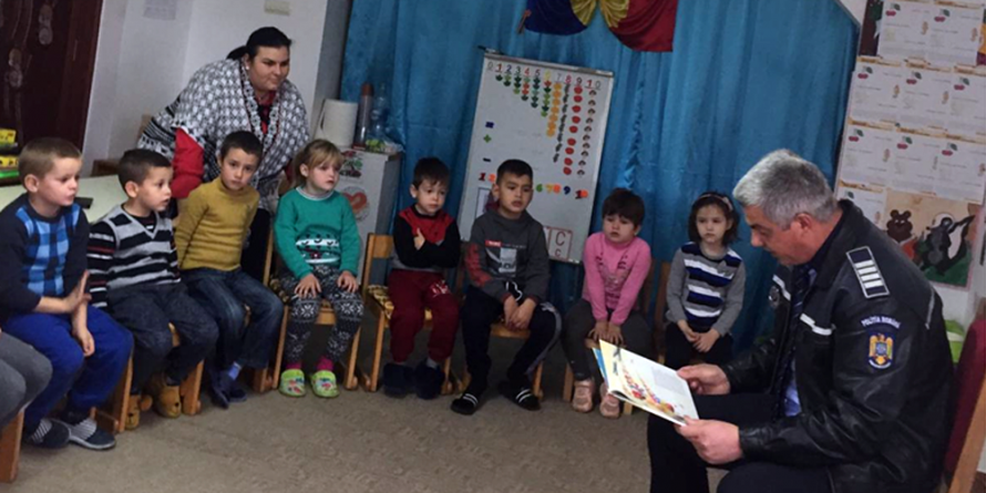 Și polițiștilor le plac poveștile…